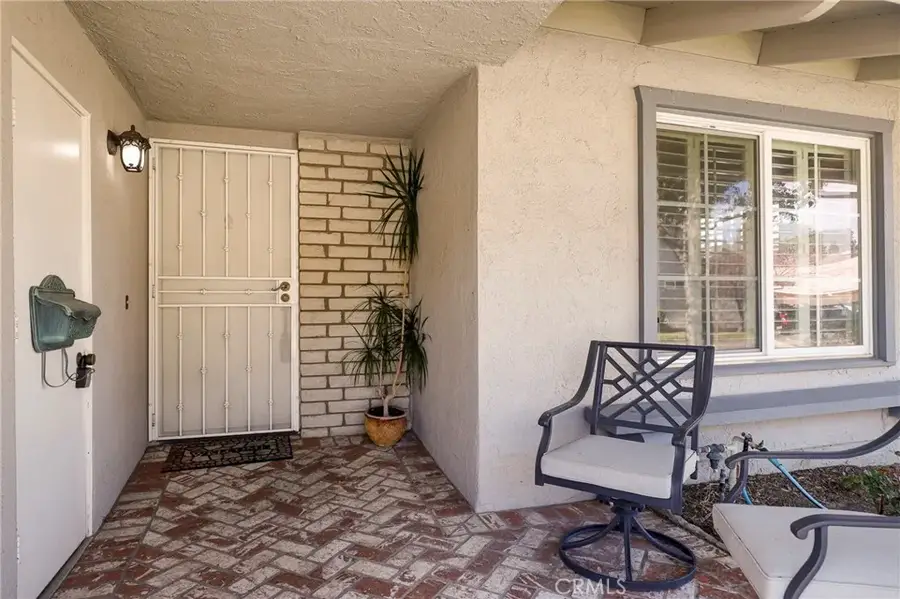 26807 Circle Of The Oaks, Newhall, CA 91321 - #2
