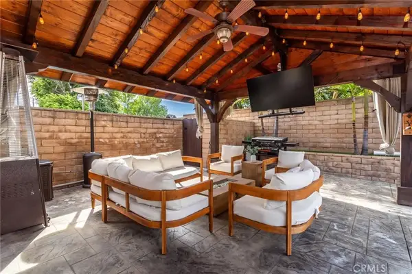 10015 Petit Avenue, North Hills, CA 91343