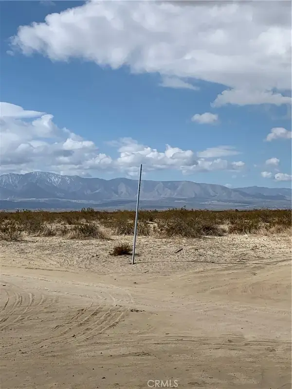 200 Avenue R, Palmdale, CA 93591