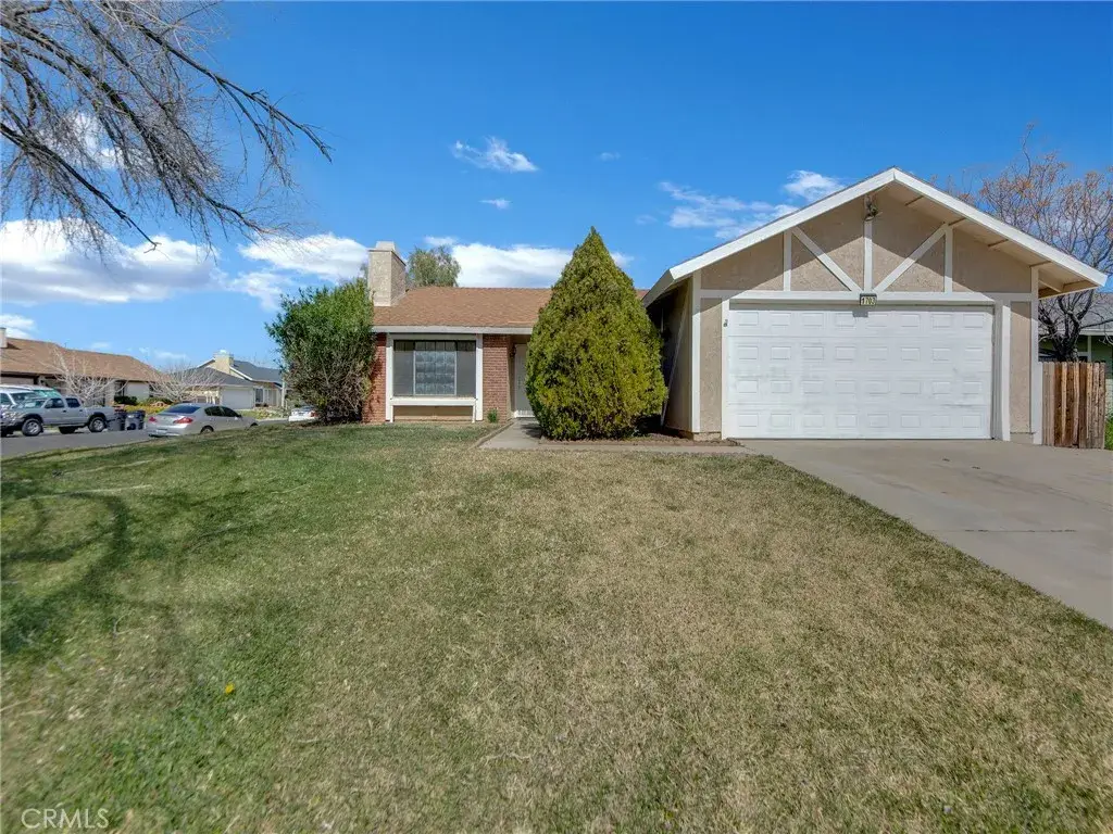 1703 E Avenue R3, Palmdale, CA 93550 - #1