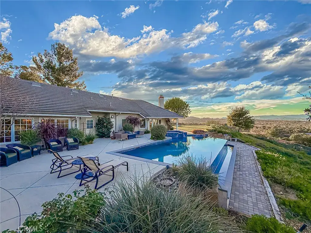 24525 Desert, Newhall, CA 91321 - #1