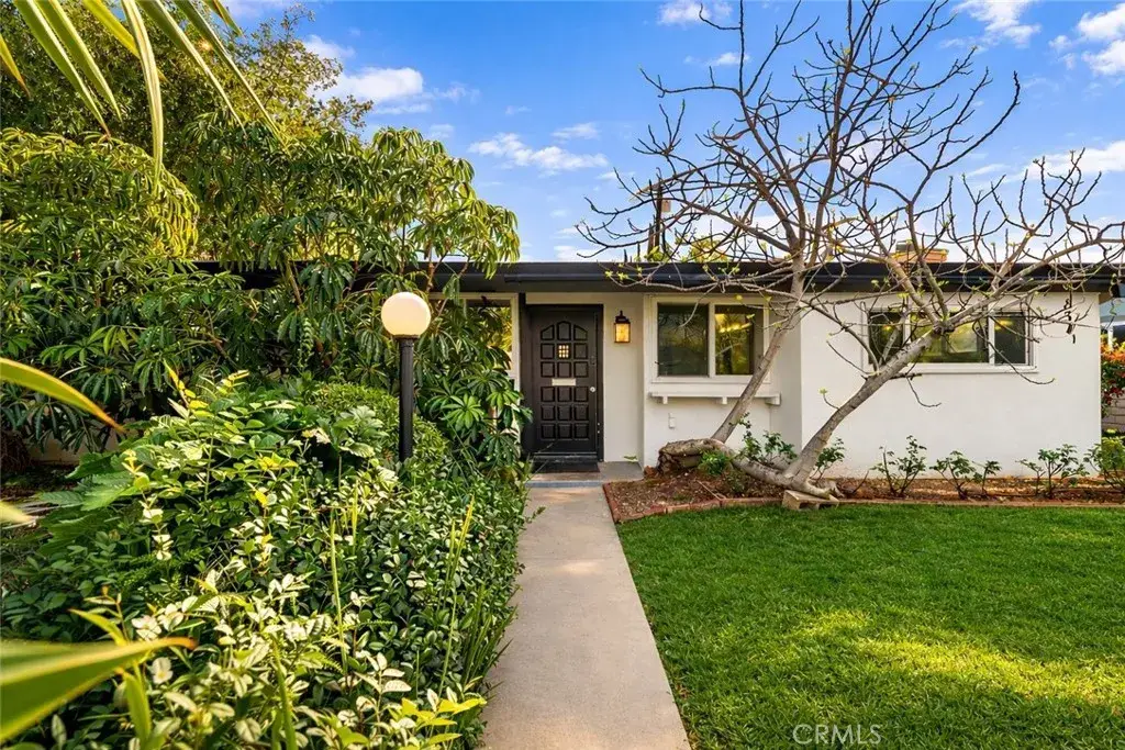 8341 Delco Avenue, Winnetka, CA 91306 - #1