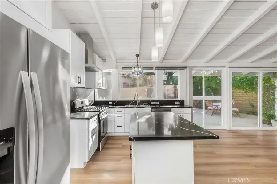 8341 Delco Avenue, Winnetka, CA 91306 - #3