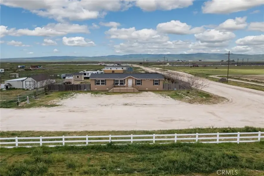 28105 Clydesdale, Taft, CA 93268 - #2