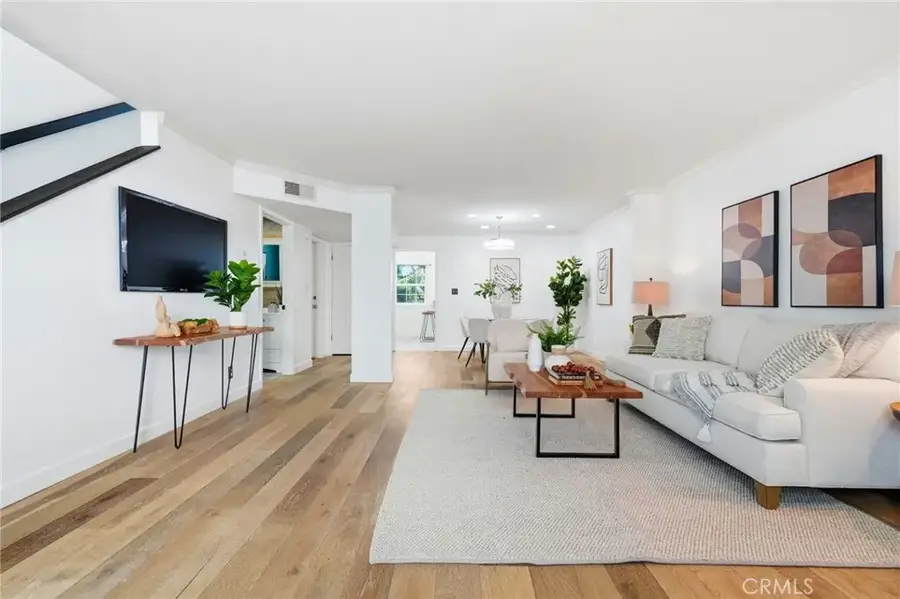 7304 Balboa #C, Lake Balboa, CA 91406 - #2