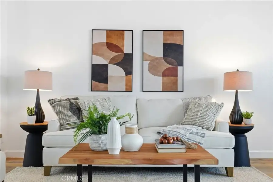 7304 Balboa #C, Lake Balboa, CA 91406 - #3