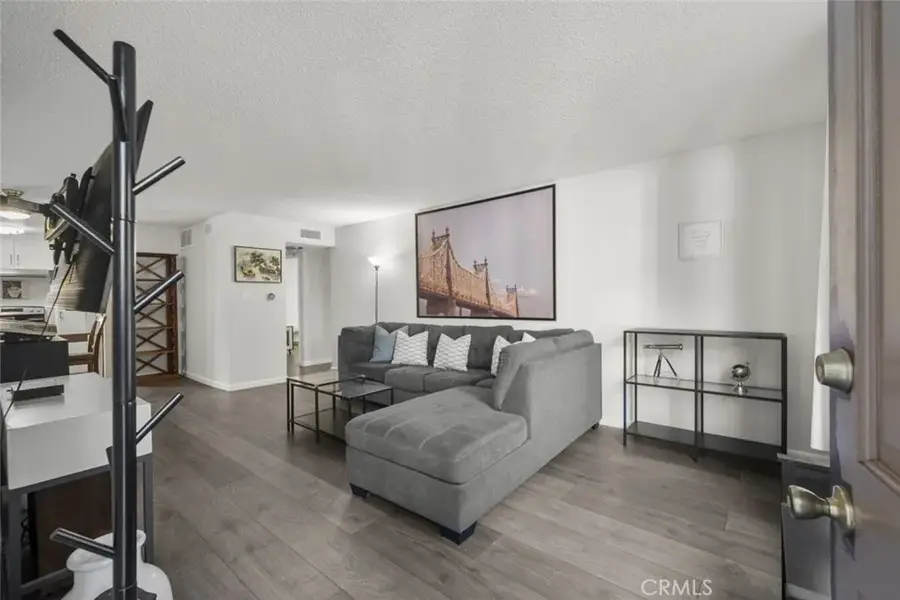 18555 Collins Street #C18, Tarzana, CA 91356 - #2