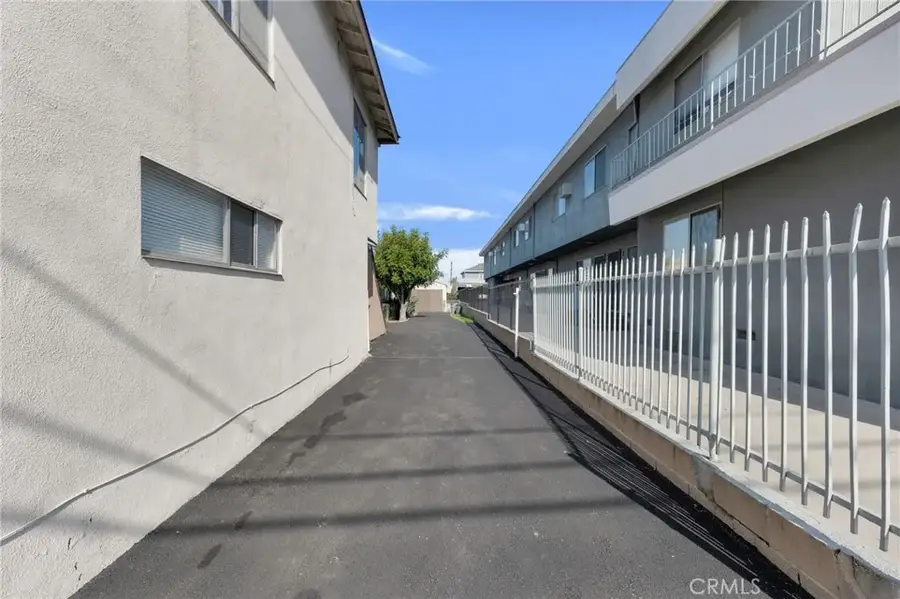 213 E Hazel Street, Inglewood, CA 90302 - #3