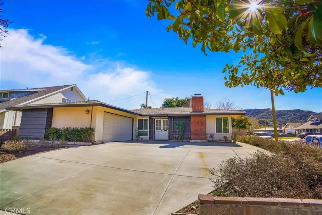 20810 Cedarfalls, Saugus, CA 91350 - #1