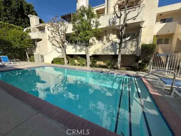 19400 Wyandotte #16, Reseda, CA 91335