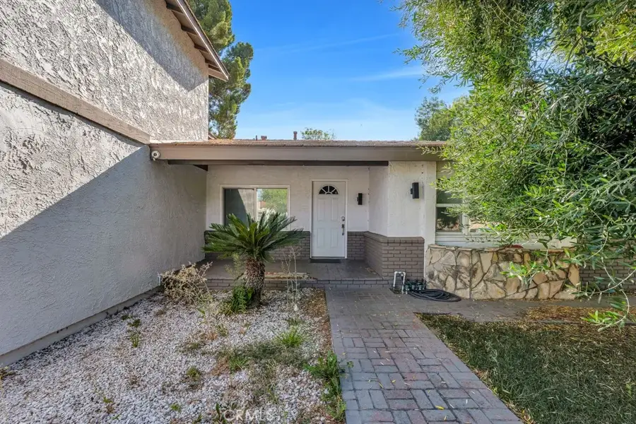 10122 Jovita Avenue, Chatsworth, CA 91311 - #2
