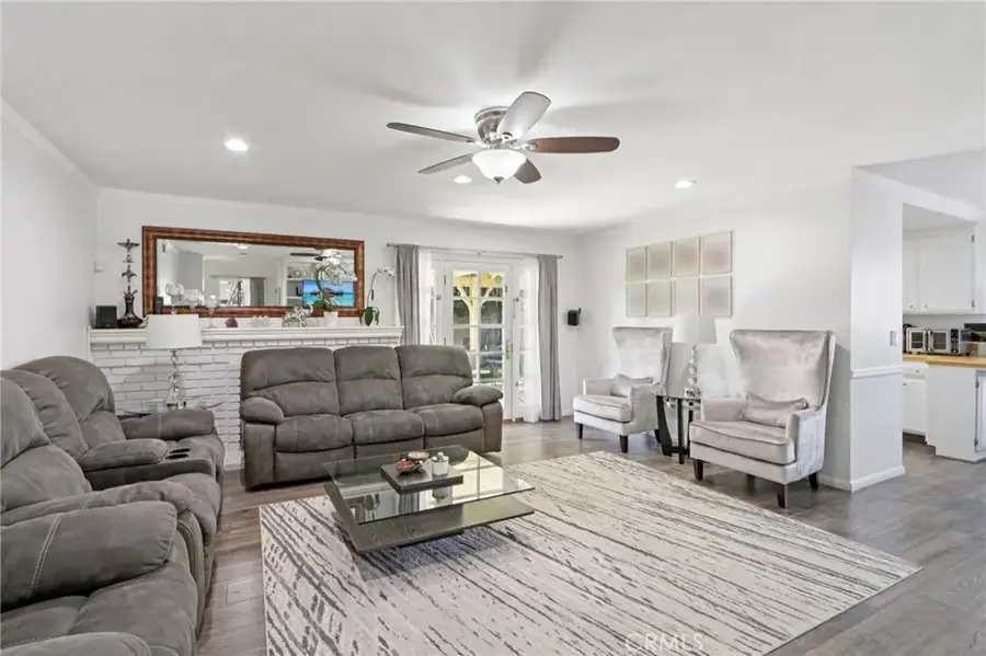 7815 Vassar, Canoga Park, CA 91304 - #3