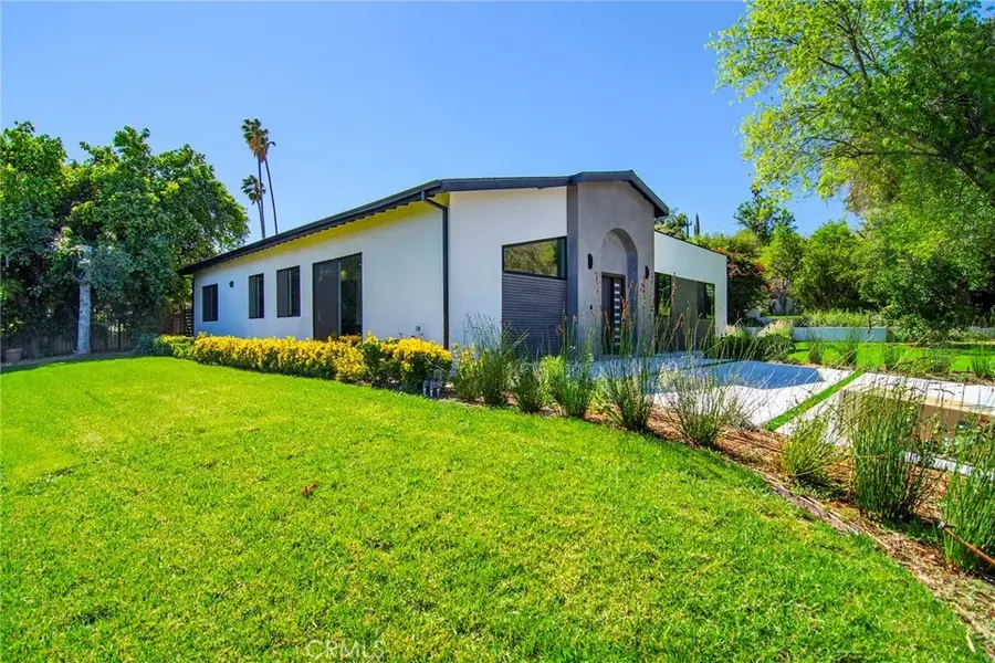 20100 Hatteras Street, Woodland Hills, CA 91367 - #2
