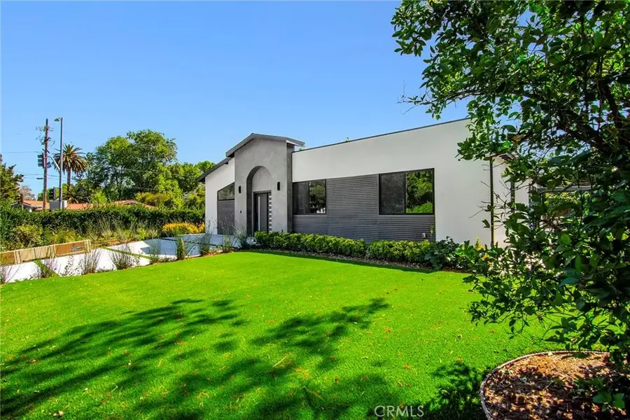 20100 Hatteras Street, Woodland Hills, CA 91367 - #3