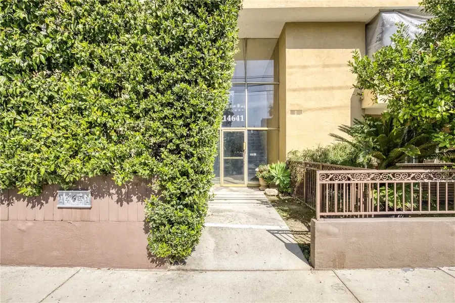 14641 Magnolia Boulevard, Sherman Oaks, CA 91403 - #3