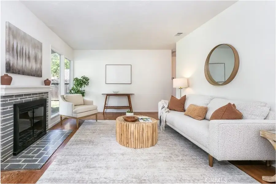 7513 Oak Park, Lake Balboa, CA 91406 - #2