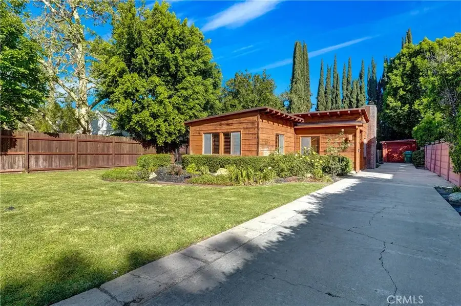 14813 Hartsook, Sherman Oaks, CA 91403 - #2