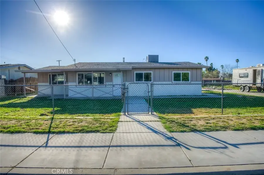 2701 Houchin, Bakersfield, CA 93304 - #2