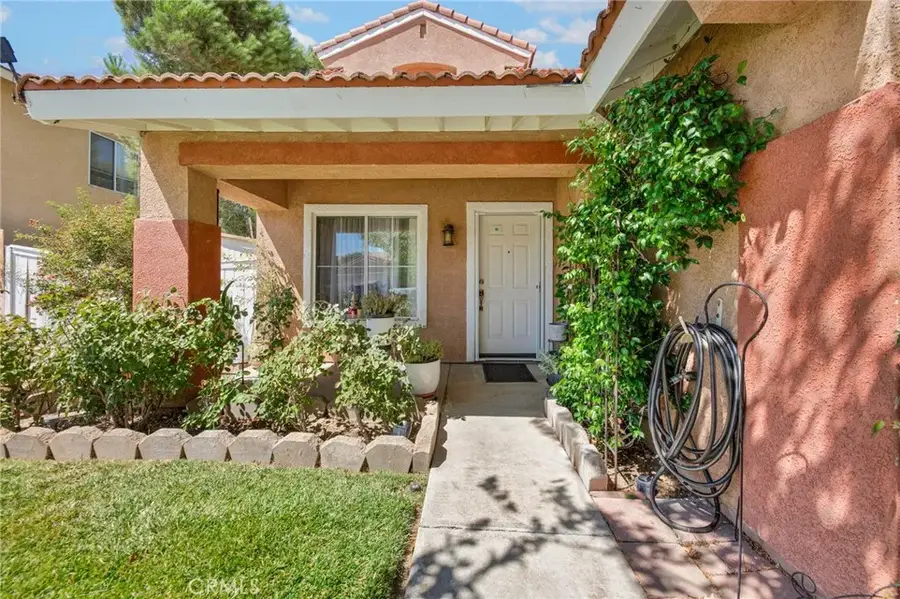 2825 W Newgrove Street, Lancaster, CA 93536 - #2