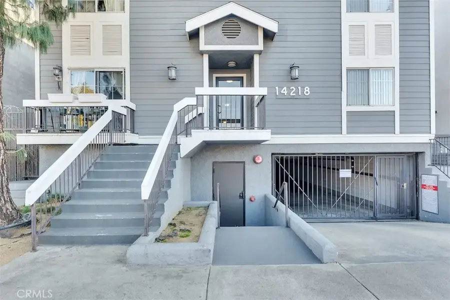 14218 Victory Boulevard, Van Nuys, CA 91401 - #2