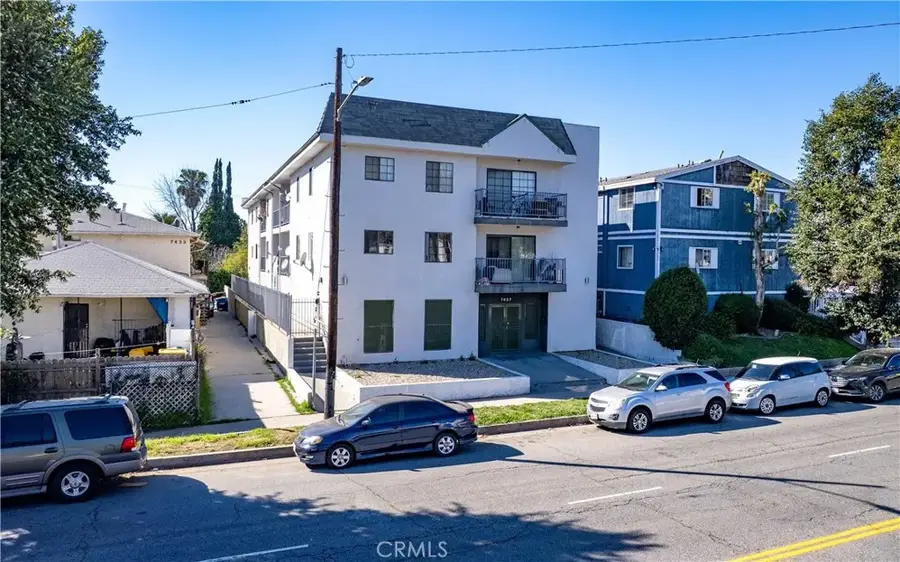 7437 Haskell Avenue, Van Nuys, CA 91406 - #2