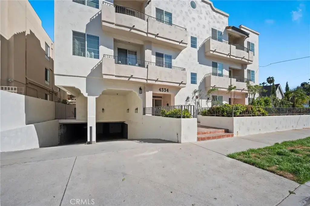 4334 Colbath Avenue #304, Sherman Oaks, CA 91423 - #1