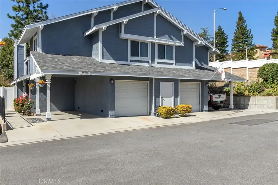 25259 Avenida Dorena, Newhall, CA 91321 - #2
