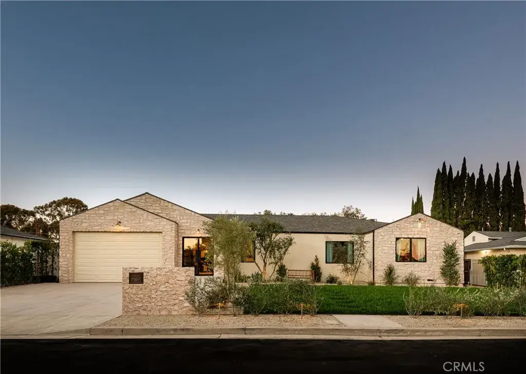 15719 Hartsook Street, Encino, CA 91436 - #1