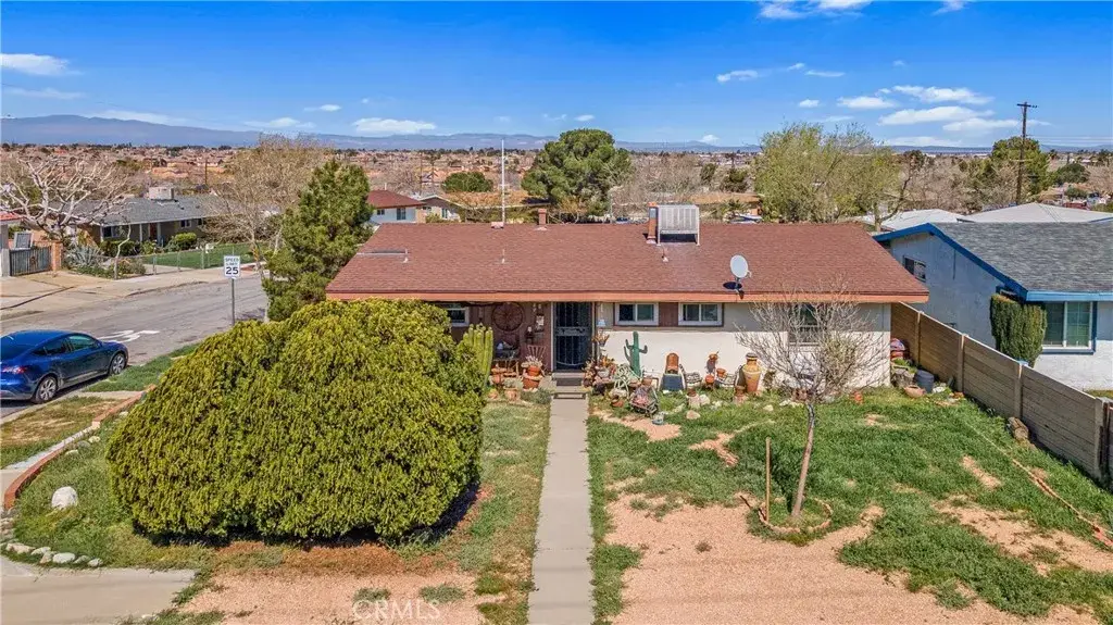 1549 Elizabeth Lake, Palmdale, CA 93551 - #1