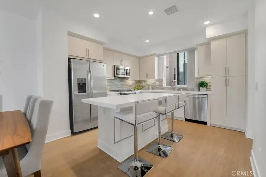 10832 W Riverton Court, Toluca Lake, CA 91602 - #2