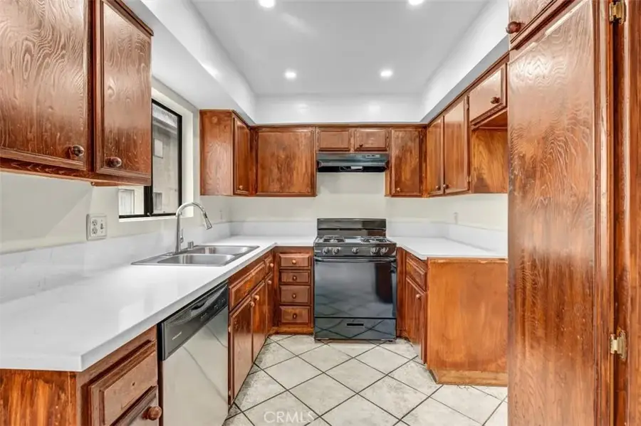 8750 Kester #31, Panorama City, CA 91402 - #2