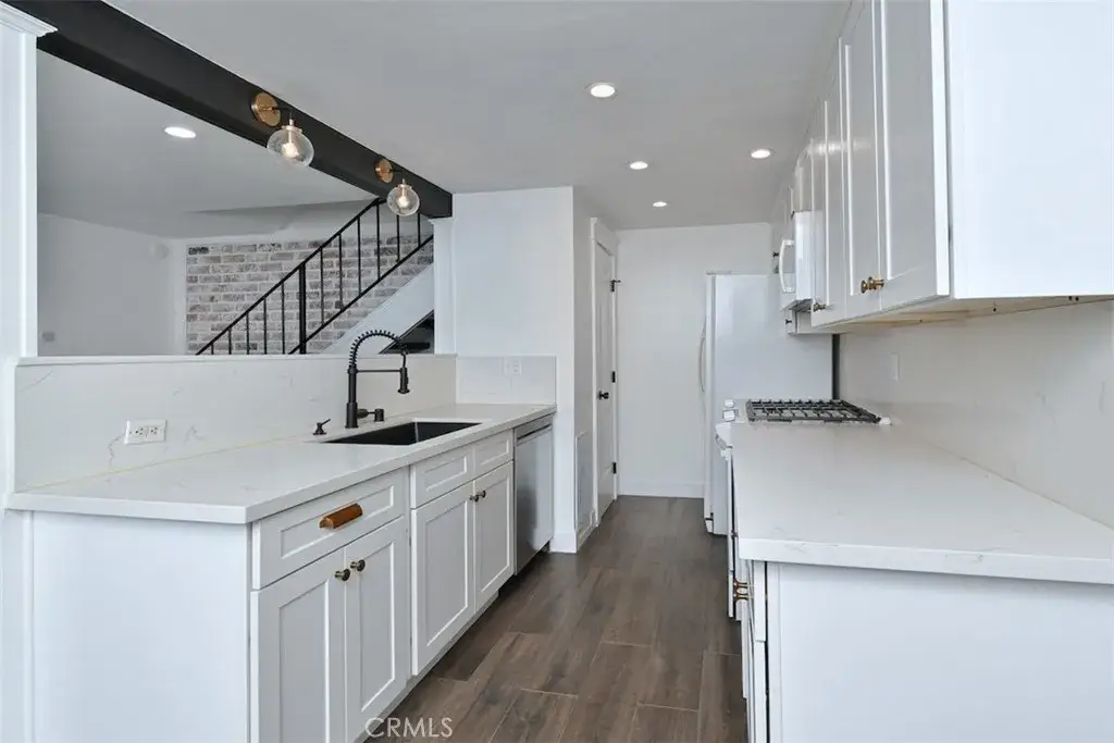 28159 Robin Ave, Saugus, CA 91350 - #1