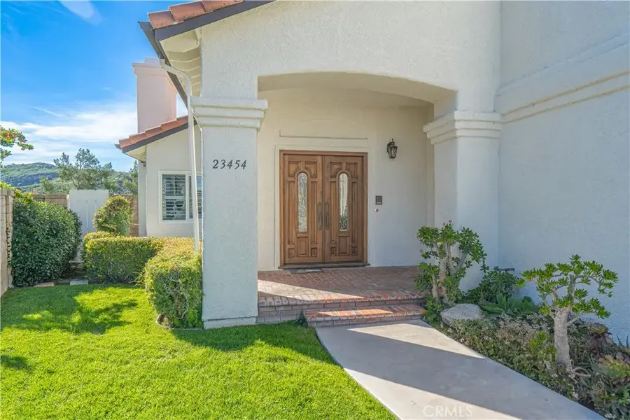 23454 Cloverdale Court, Newhall, CA 91321 - #3