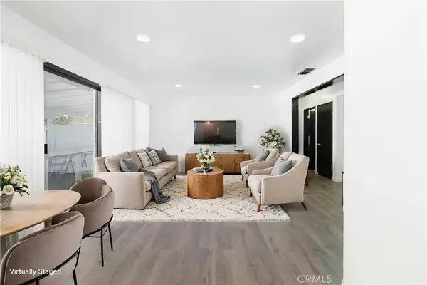 20309 Roscoe, Winnetka, CA 91306