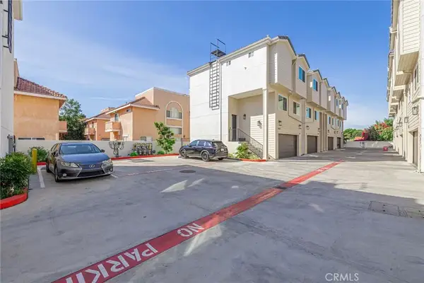 14662 W Sara Lane, Panorama City, CA 91402