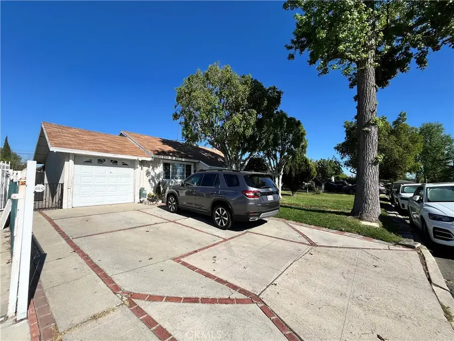 9606 Lev Avenue, Arleta, CA 91331 - #2