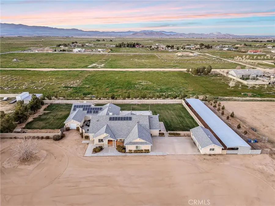 8739 W Avenue C8, Lancaster, CA 93536 - #2