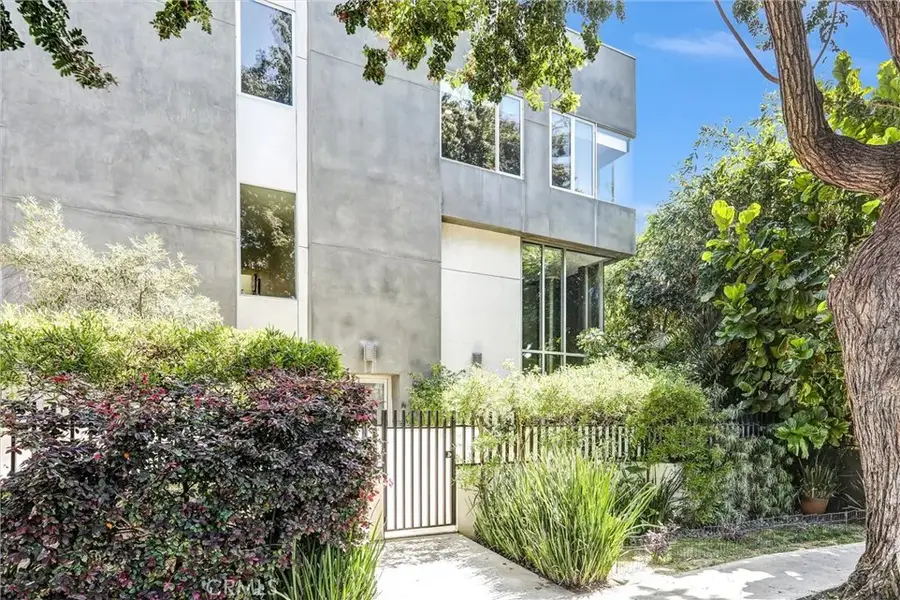 1120 N El Centro #5, Los Angeles, CA 90038 - #2