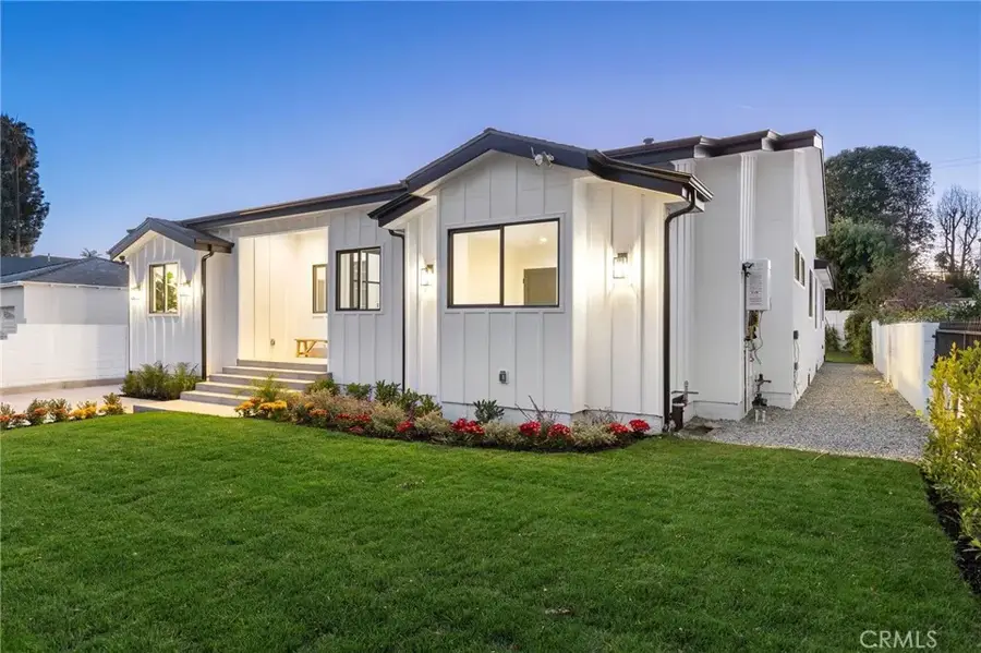 5537 Sunnyslope Avenue, Sherman Oaks, CA 91401 - #3