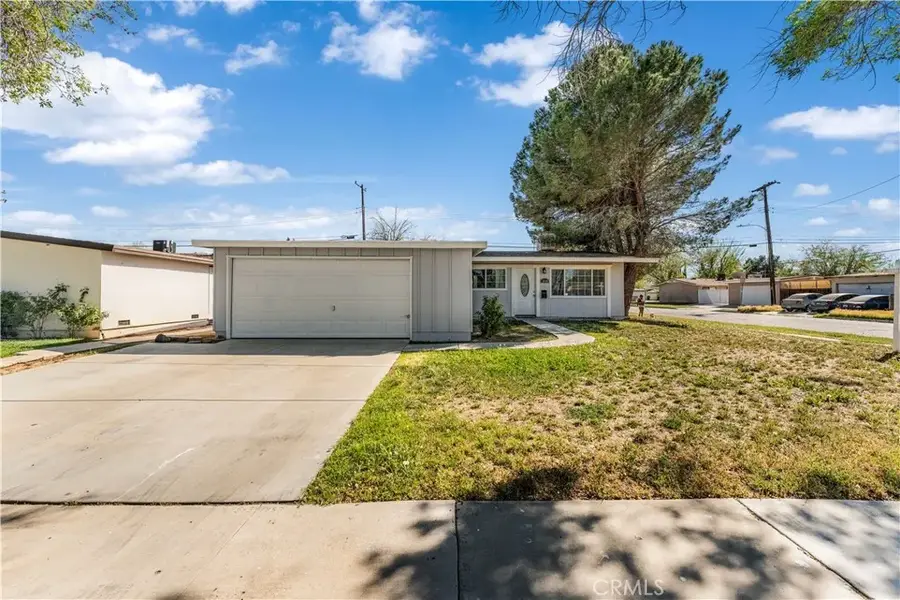 1046 W Avenue H6, Lancaster, CA 93534 - #3