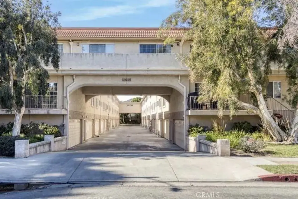 10215 Variel, Chatsworth, CA 91311 - #1