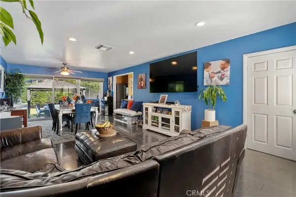 8540 Chimineas, Northridge, CA 91325