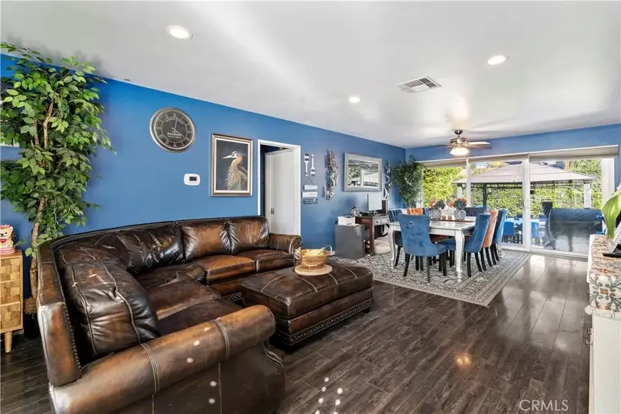 8540 Chimineas, Northridge, CA 91325 - #2