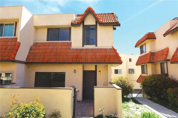 27623 Nugget Dr #4 Drive #4, Canyon Country, CA 91387