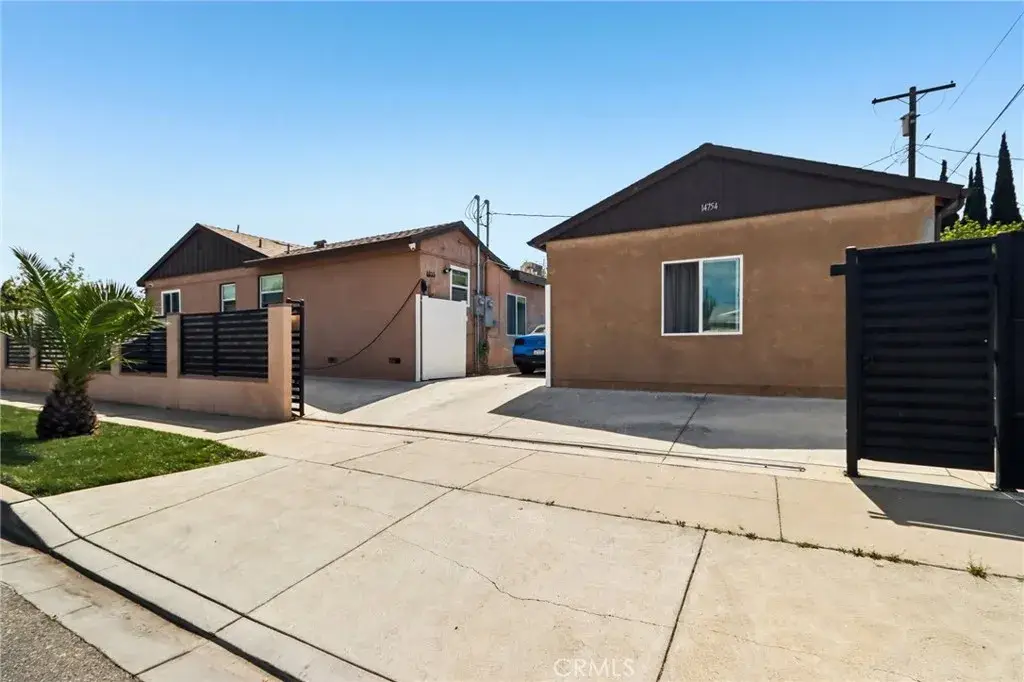 8055 Natick Avenue, Panorama City, CA 91402 - #1