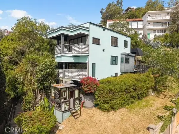6869 Los Altos, Los Angeles, CA 90068