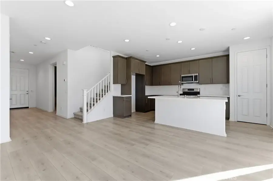 43869 Hampton, Lancaster, CA 93536 - #2