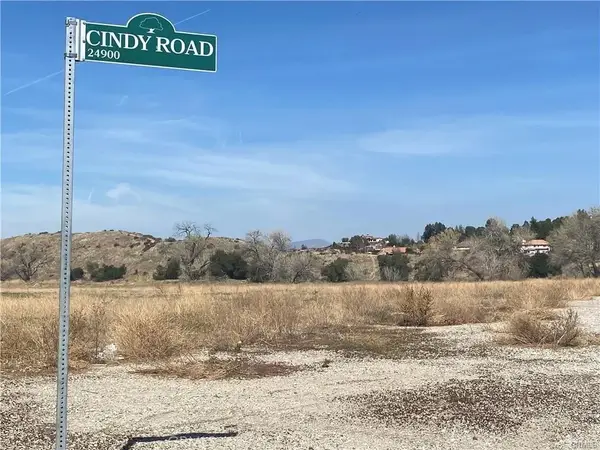 24925 Cindy, Newhall, CA 91321