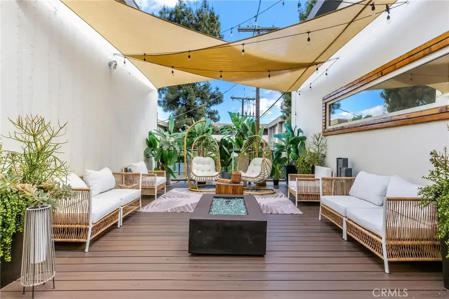 11645 Woodbridge Street, Studio City, CA 91604 - #2
