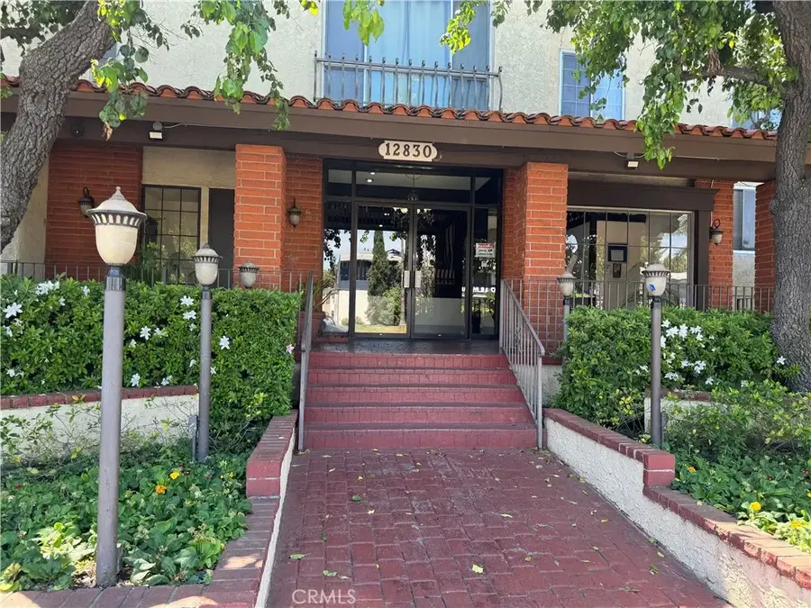 12830 Burbank #307, Valley Village, CA 91607 - #2